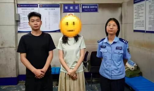 上海爷叔现身被大量股民围观