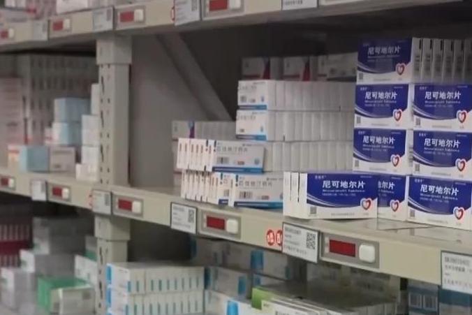 致敬峥嵘岁月 铭记赤诚初心——各地组织开展“七一”走访慰问活动